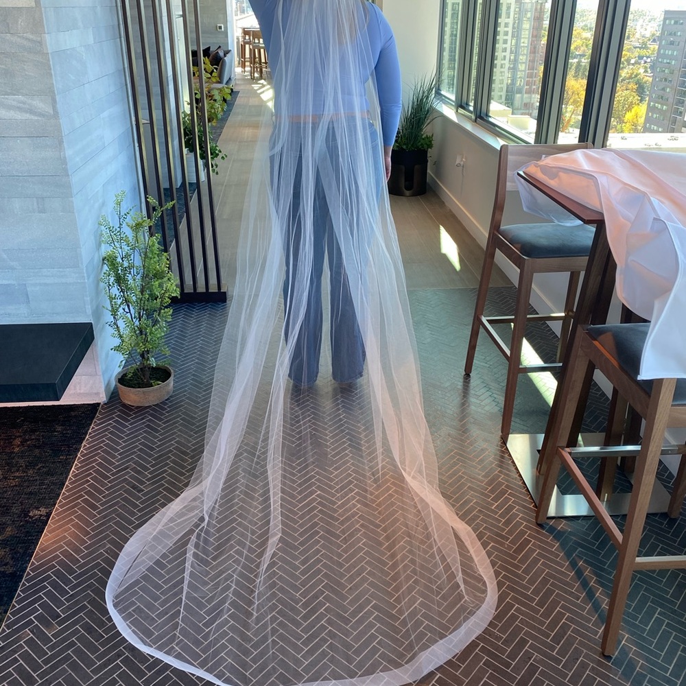 Chapel length White Bridal Veil